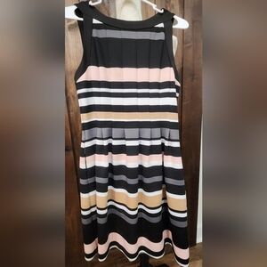 Preowned Vince Camuto size 8 dress‎